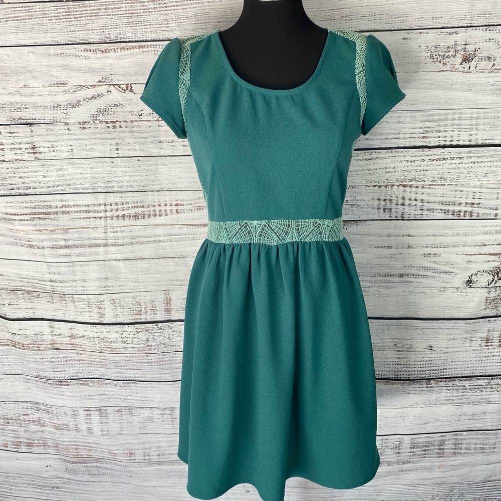 PINS & NEEDLES Jade Crepe Skater Dress Sz 6